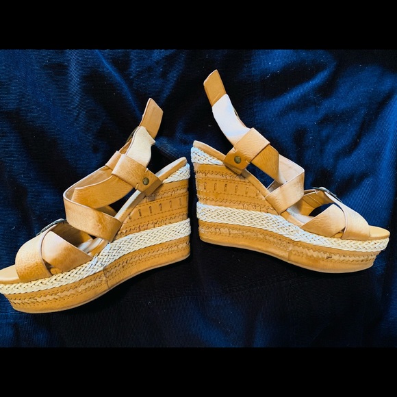 COPY - Tan platforms wedge sandals - Picture 3 of 4